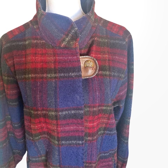 Fleet Street | Women’s Burgundy, Red, and Blue Plaid Wool Coat Size XL - Picture 5 of 15